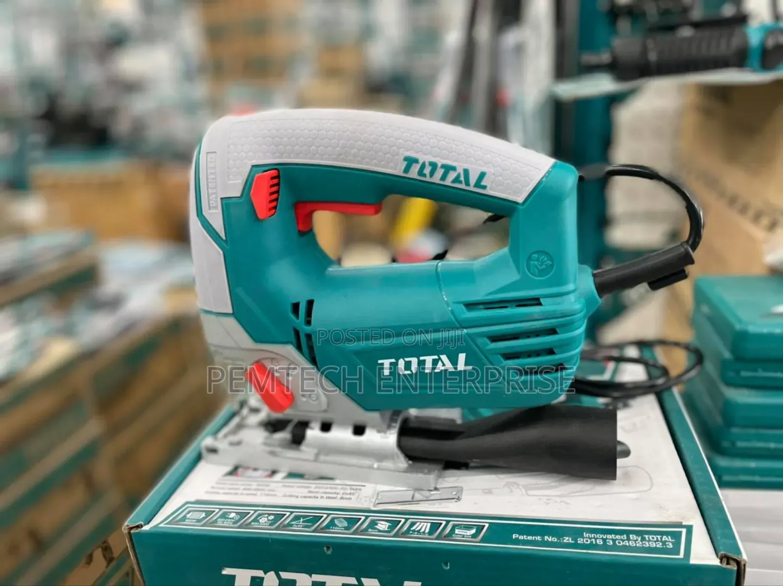 Total Ts2081006 800w Jigsaw