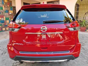 Nissan X-Trail 2.0 Petrol AWD 2018 Red