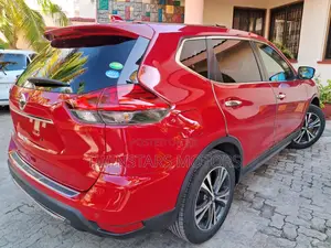 Nissan X-Trail 2.0 Petrol AWD 2018 Red