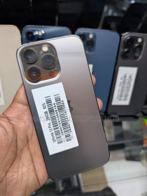 Apple iPhone 13 Pro 256 GB Black - main view