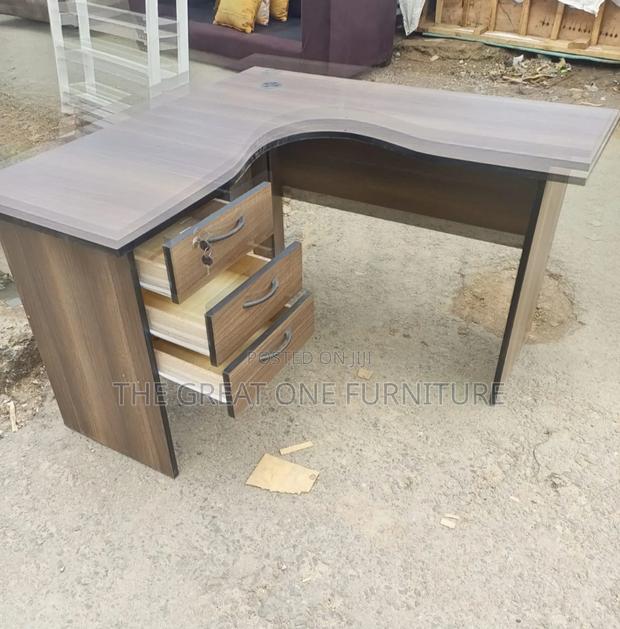 New Design Office Desk With Storage Qz3ef