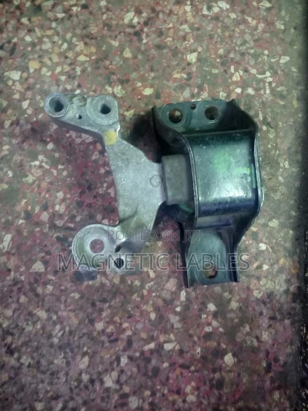 Toyota Auris Side Engine Mounting Available