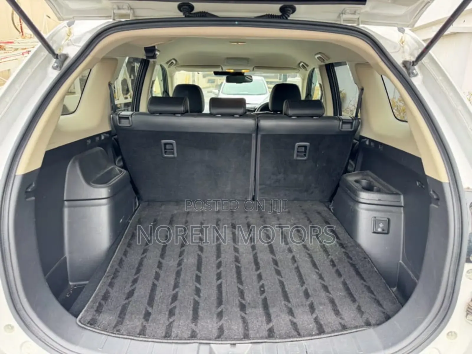 Mitsubishi Outlander 2018 Off white