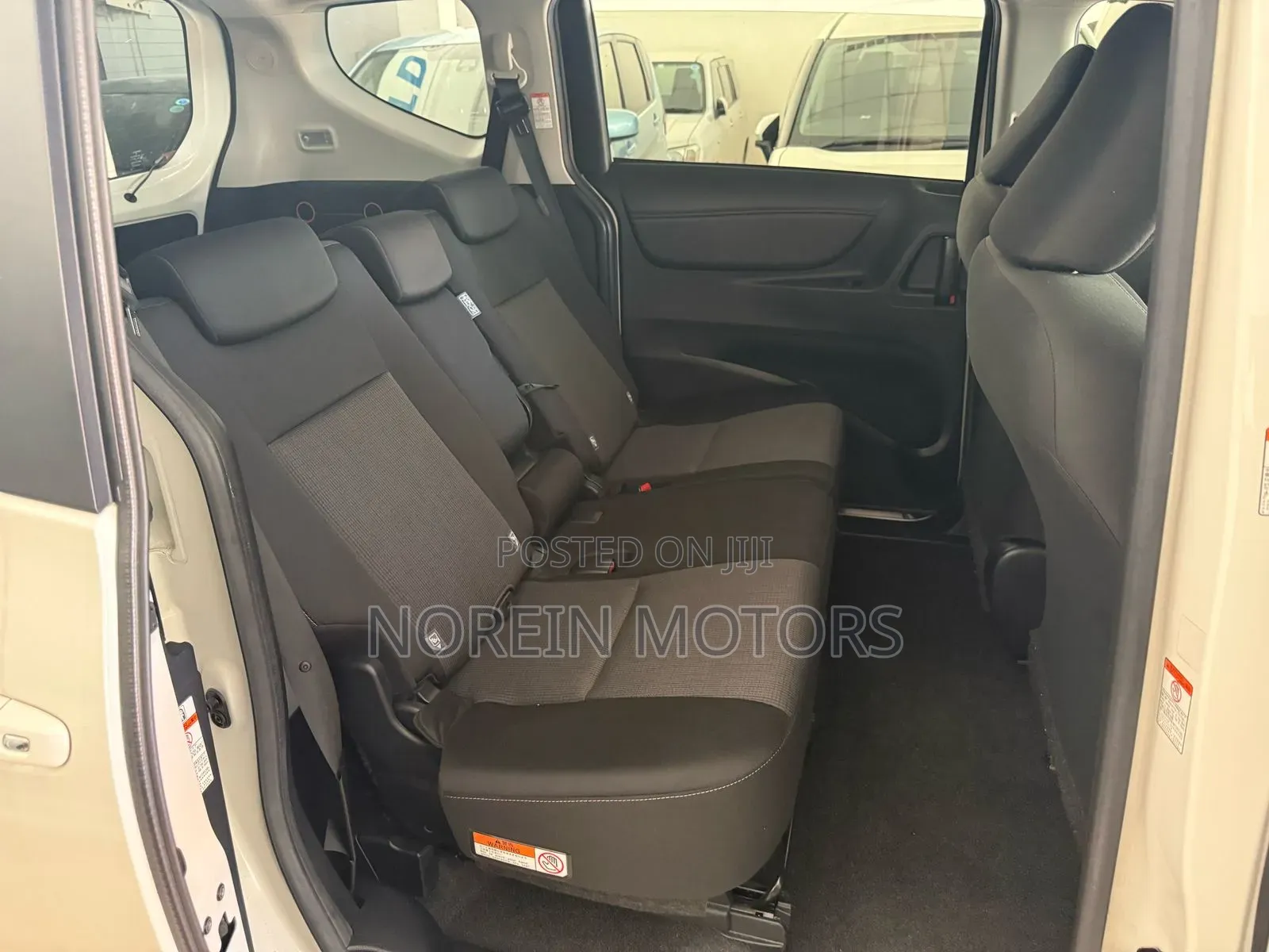 Toyota Sienta 2019 Off white