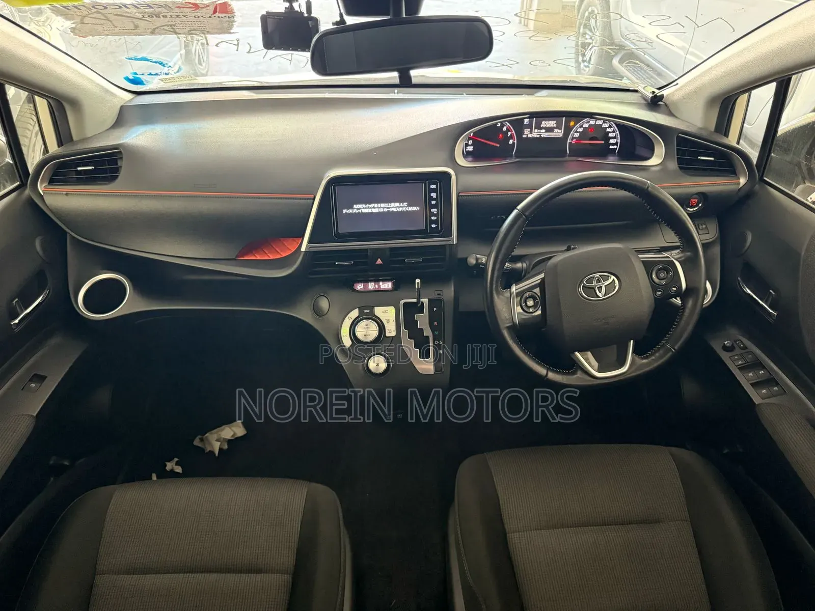 Toyota Sienta 2019 Off white