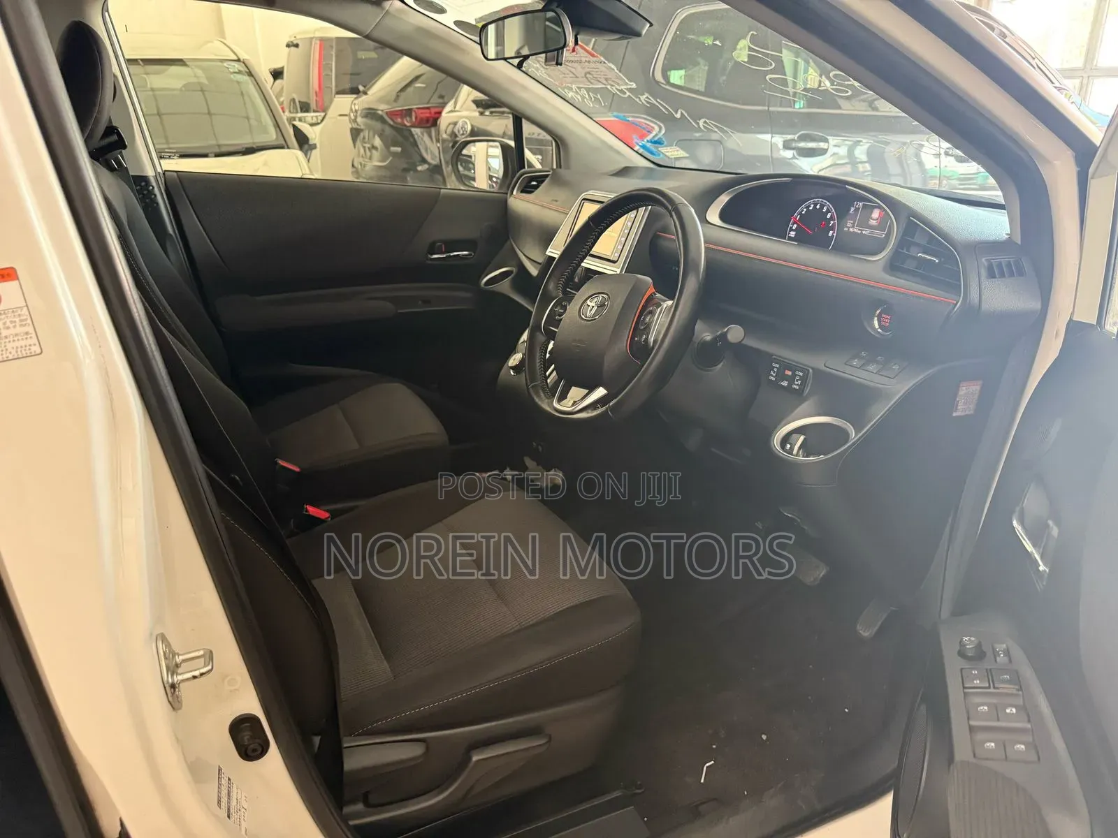 Toyota Sienta 2019 Off white