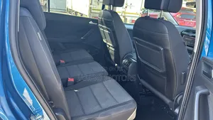 Volkswagen Touran 2019 Blue
