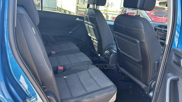 Volkswagen Touran 2019 Blue - thumbnail 2