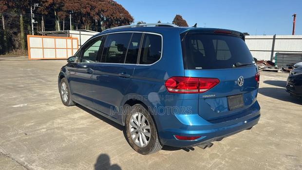 Volkswagen Touran 2019 Blue - thumbnail 5