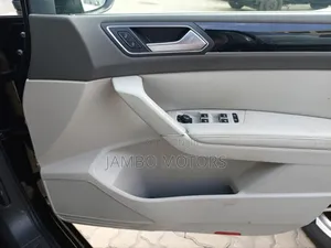 Volkswagen Touran 2018 Black