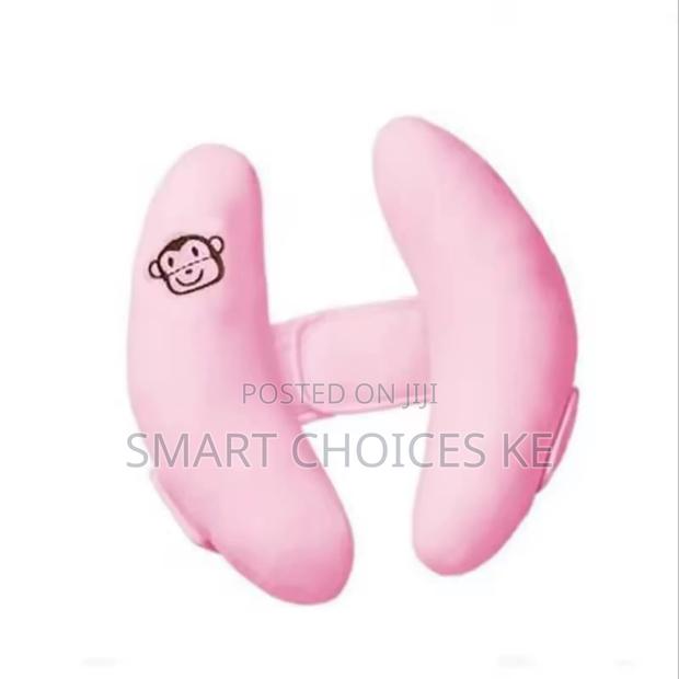 Banana Shaped Head Neck Support Protector Toddler Pillow - thumbnail 2