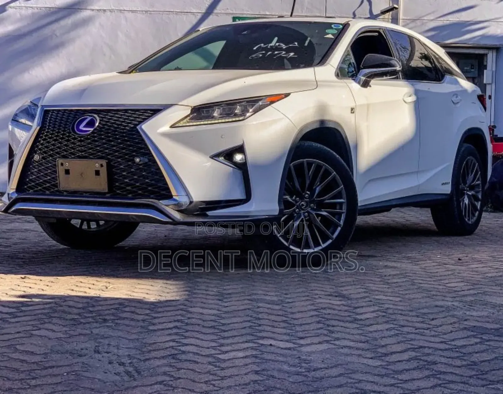 Lexus LX 570 AWD 2018 White