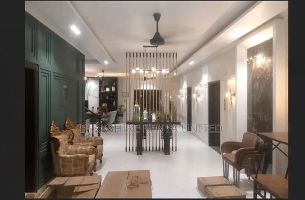 Impeccable Office Space - thumbnail 2