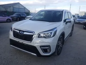 Subaru Forester Premium AWD 2019 White