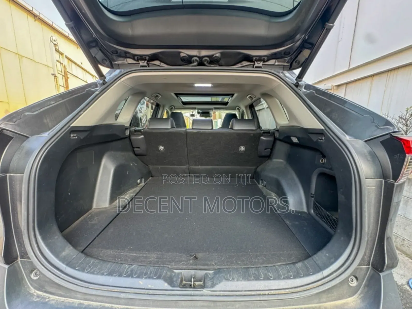 Toyota RAV4 XLE Premium FWD 2019 Gray