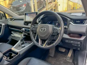Toyota RAV4 XLE Premium FWD 2019 Gray