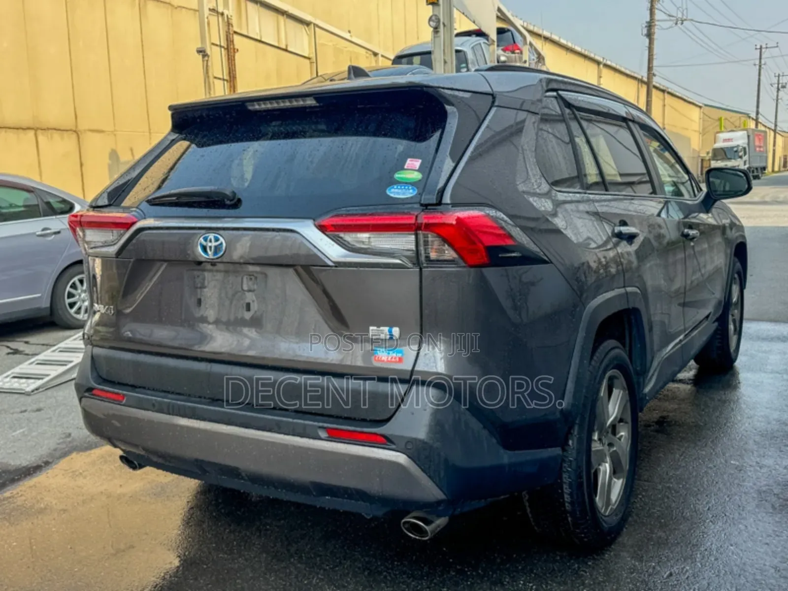 Toyota RAV4 XLE Premium FWD 2019 Gray