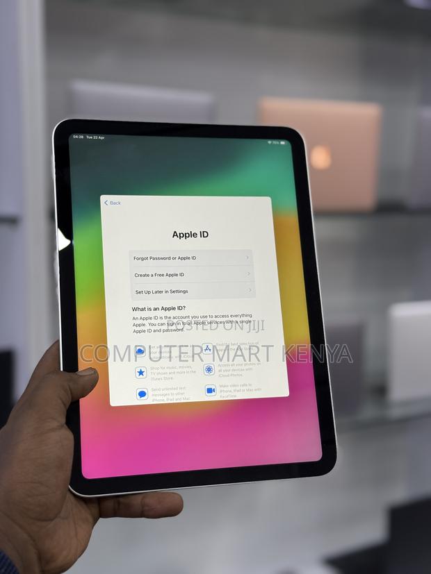 Apple iPad (2022) 64 GB Silver - main view