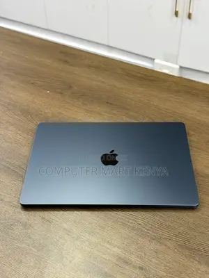 Laptop Apple MacBook Air 2022 M2 8GB Apple M2 SSD 256GB