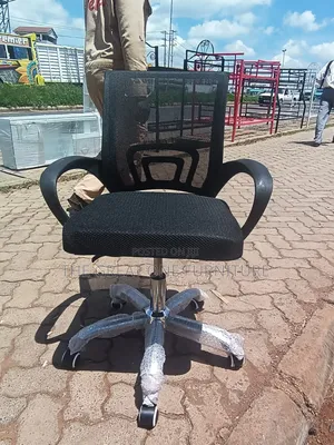 Mesh Office Chair in Black Hyv5f