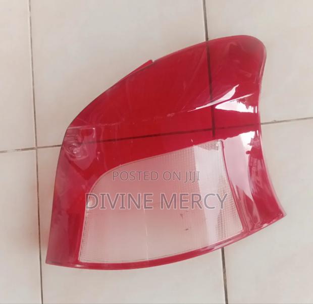 Tail Lens Vits