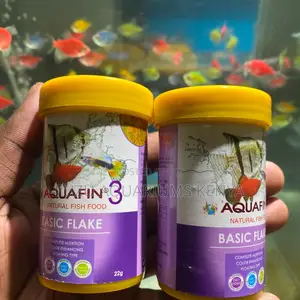 Natural Aquarium Flake Food – Aquafin 3 Essentials