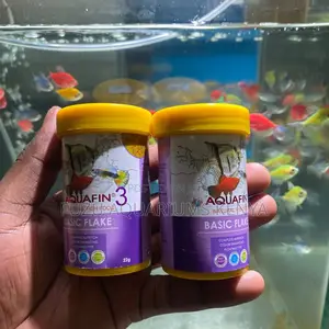 Natural Aquarium Flake Food – Aquafin 3 Essentials