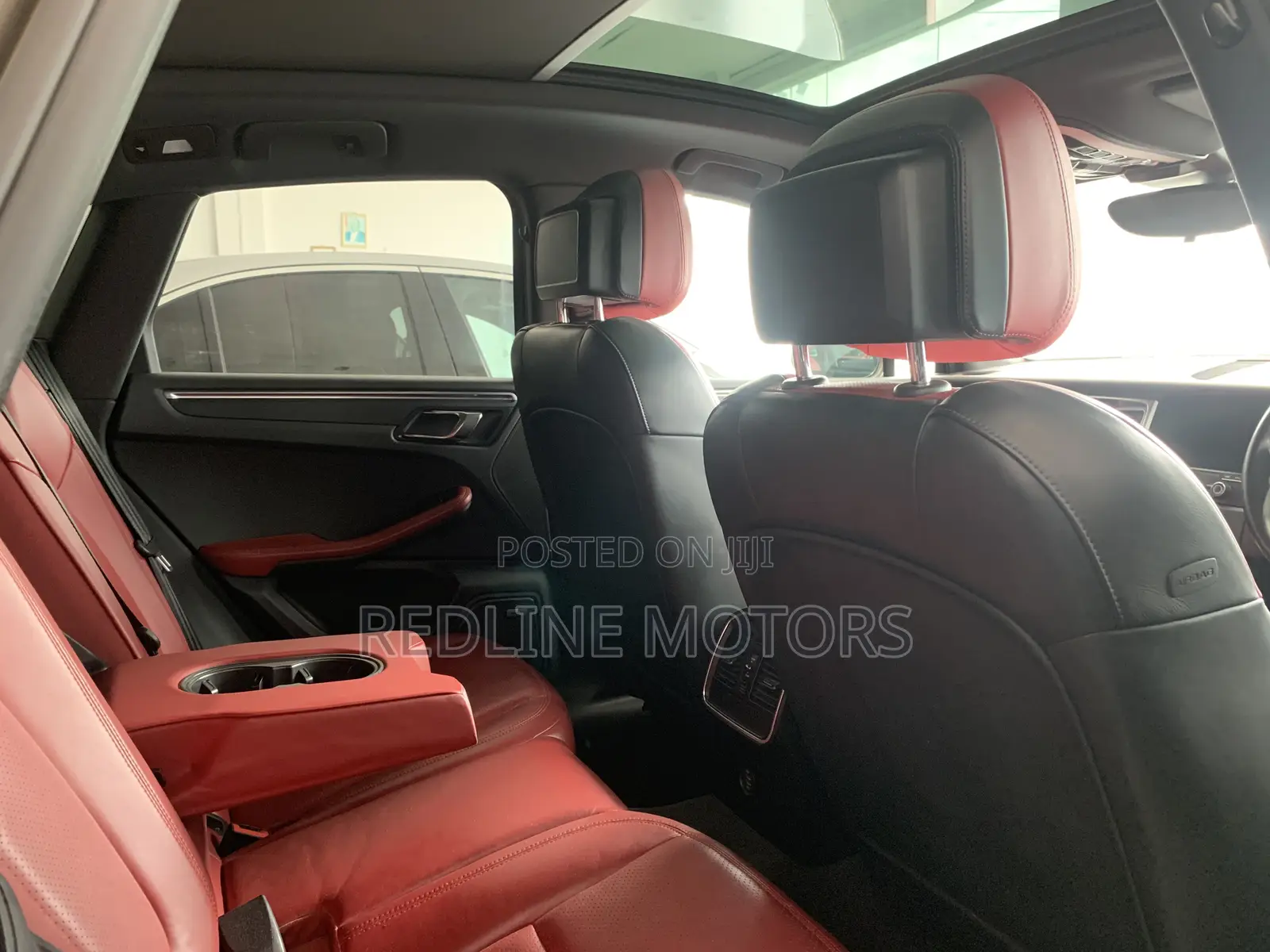 Porsche Cayenne Base AWD 2018 Gold