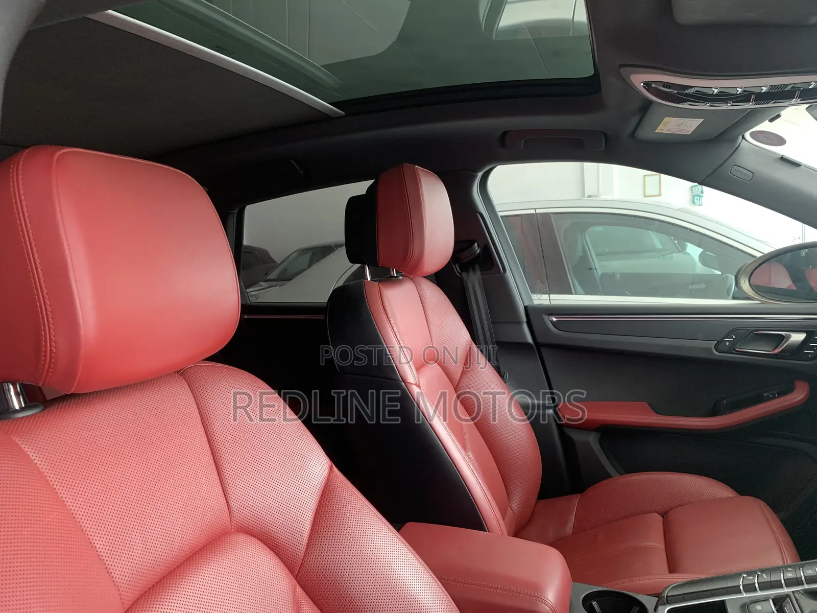 Porsche Cayenne Base AWD 2018 Gold