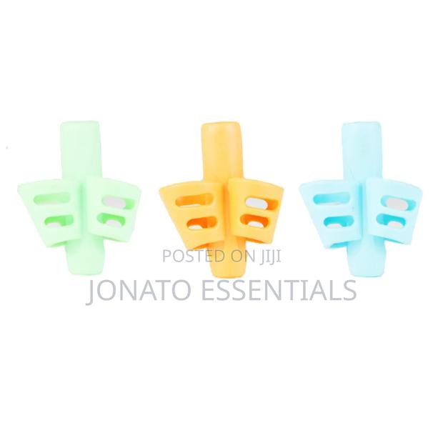 Ergonomic Pen Holder Set for Kids - thumbnail 3