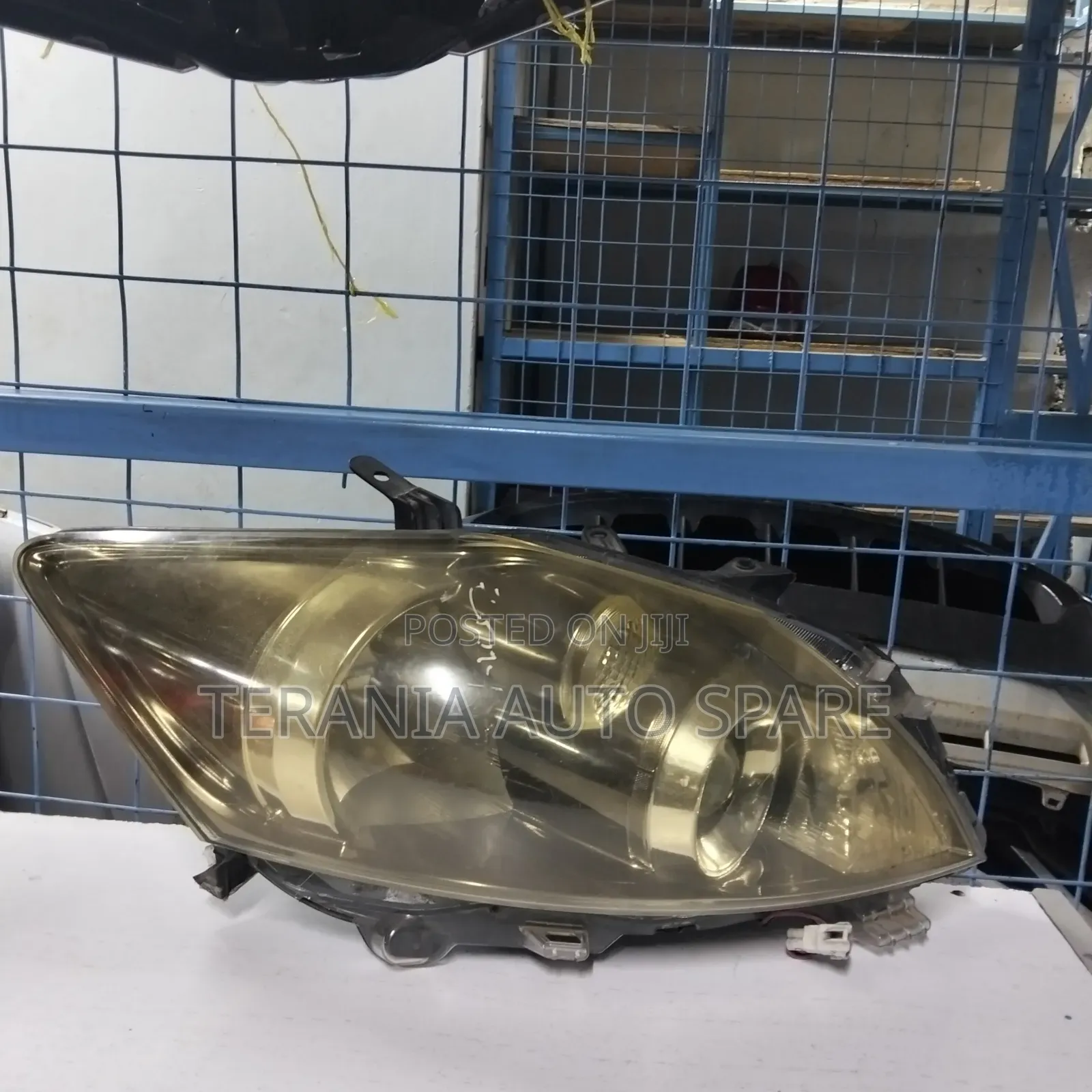 Auris 2012 Headlight