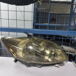 Auris 2012 Headlight