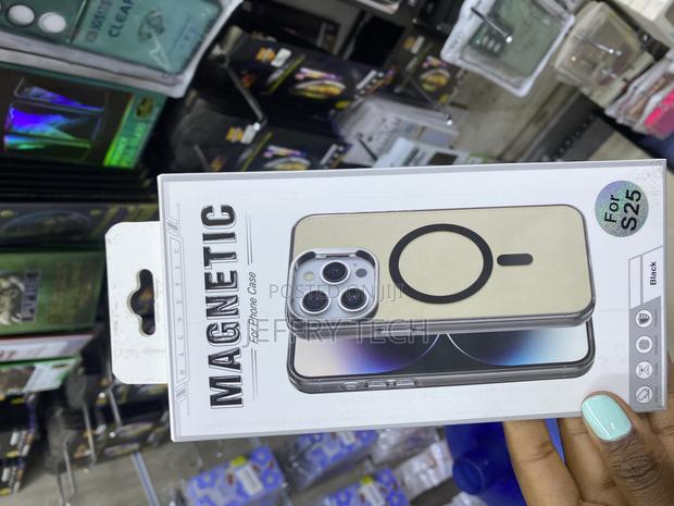 Torras Samsung Galaxy S25 Magsafe Black Translucent Case - main view