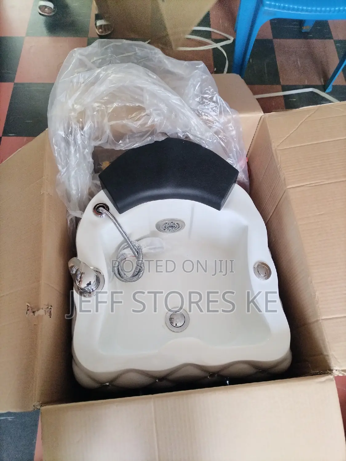 Quality Vera White Fibre Spa
