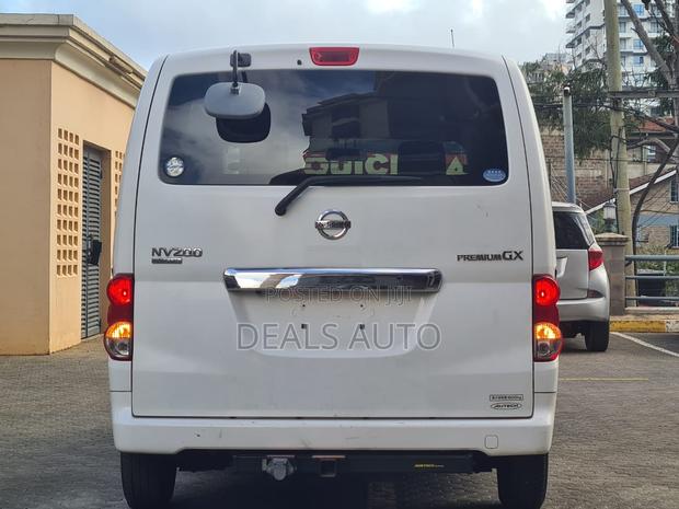 Nissan NV200 2018 White - thumbnail 4