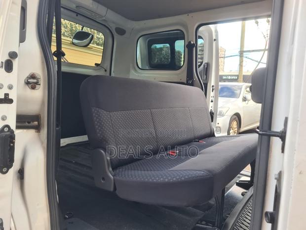 Nissan NV200 2018 White - thumbnail 11