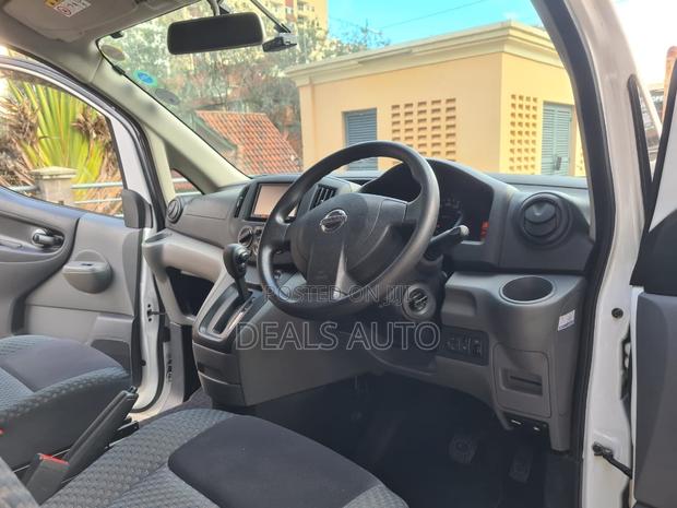 Nissan NV200 2018 White - thumbnail 15