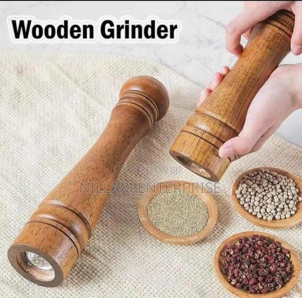 Solid Wood Pepper /Spice Grinder*