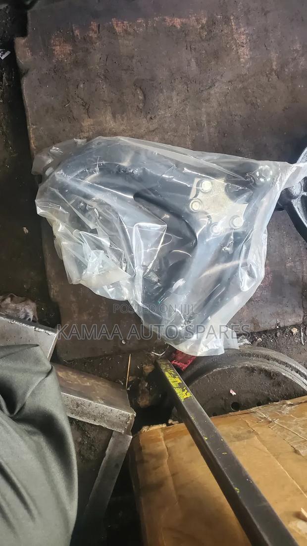 Hiace 7l Upper Arm 2wd - thumbnail 3