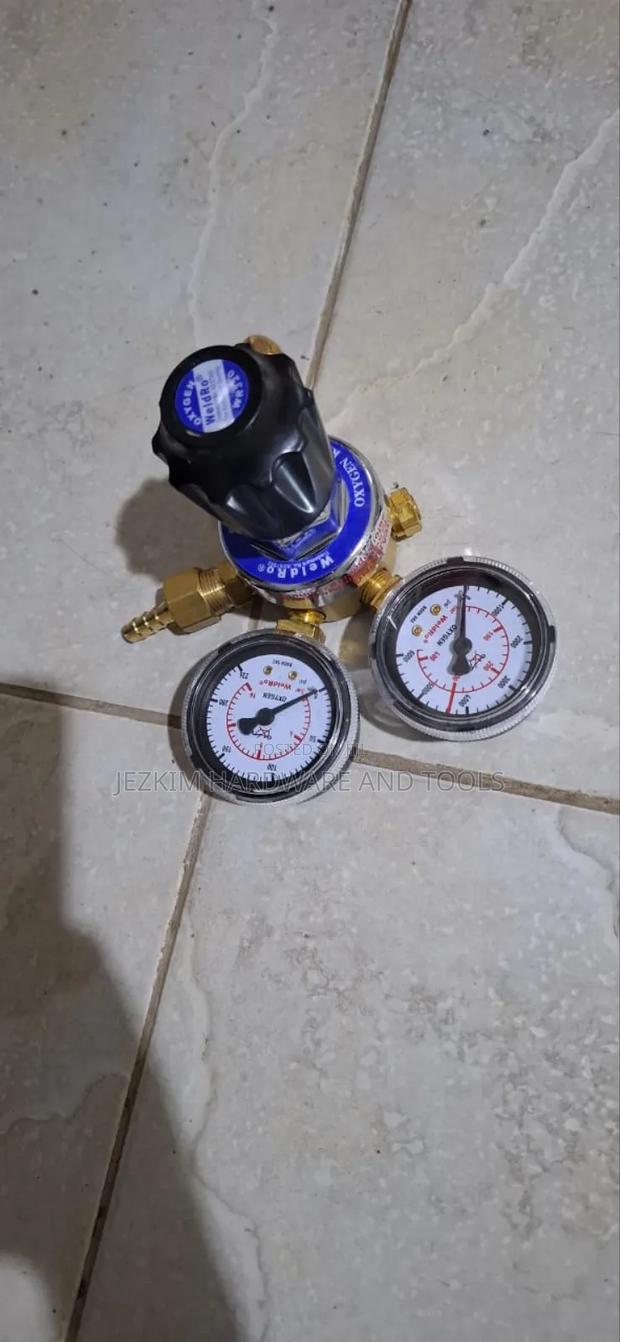 Oxygen Regulator - thumbnail 2