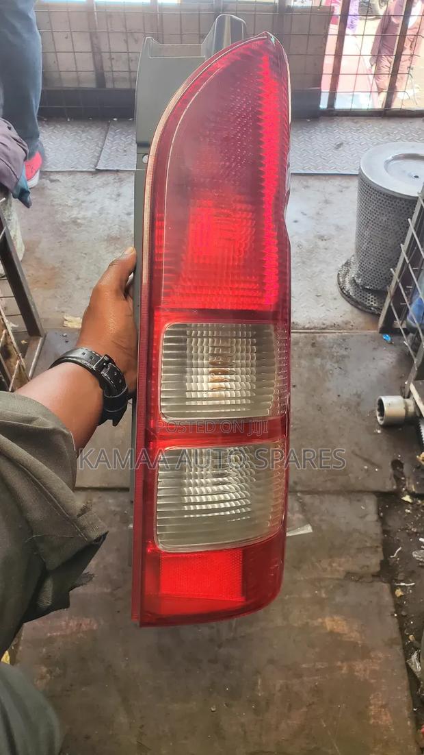 Toyota Hiace Rear Lights 7l - main view