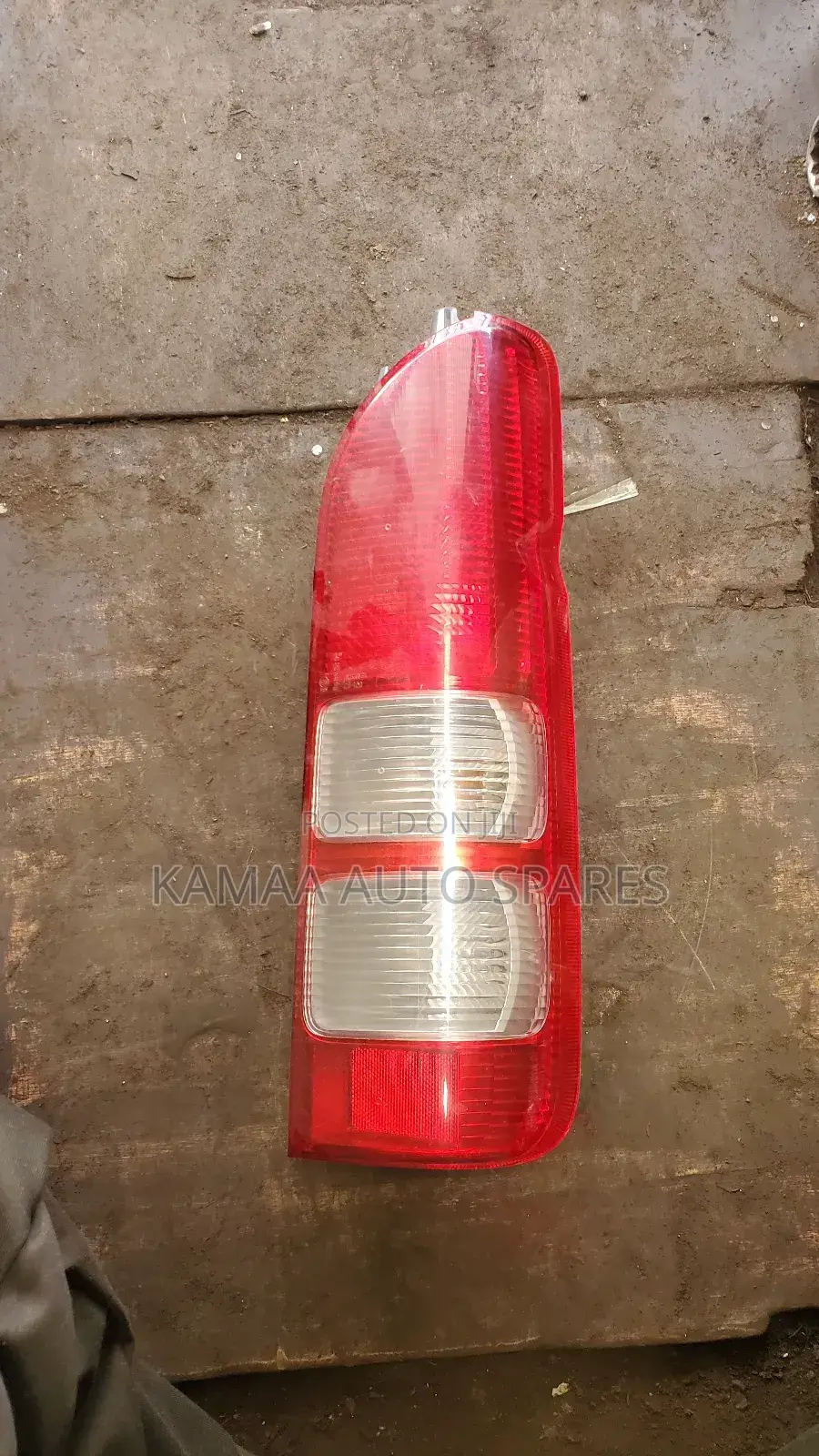 Toyota Hiace Rear Lights 7l