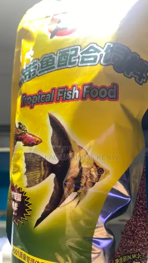 Color-Enhancing Tropical Fish Food for Aquarium Pets