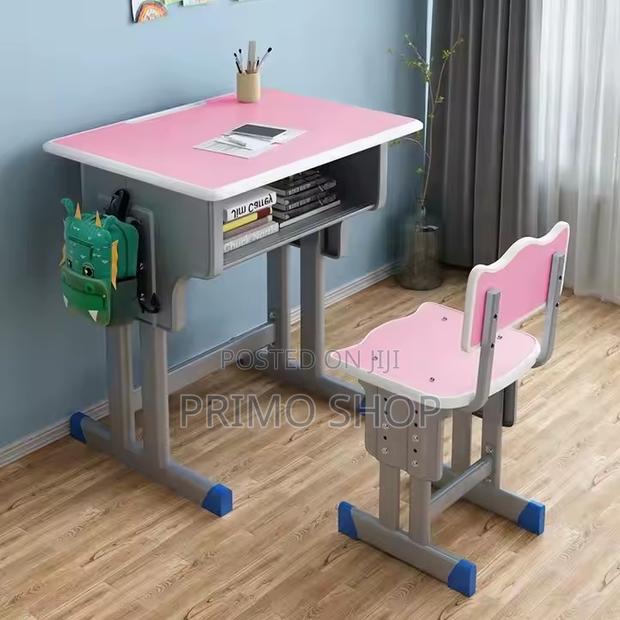 Kids Furniture; Complementary Spacious Kids Desk and Chair