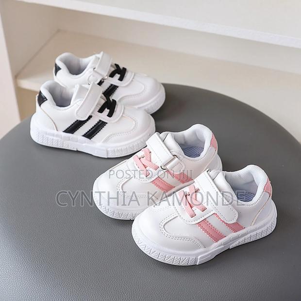 Sleek Sneakers - thumbnail 2