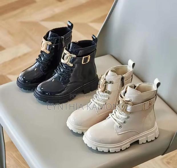 Black White Boots - thumbnail 2
