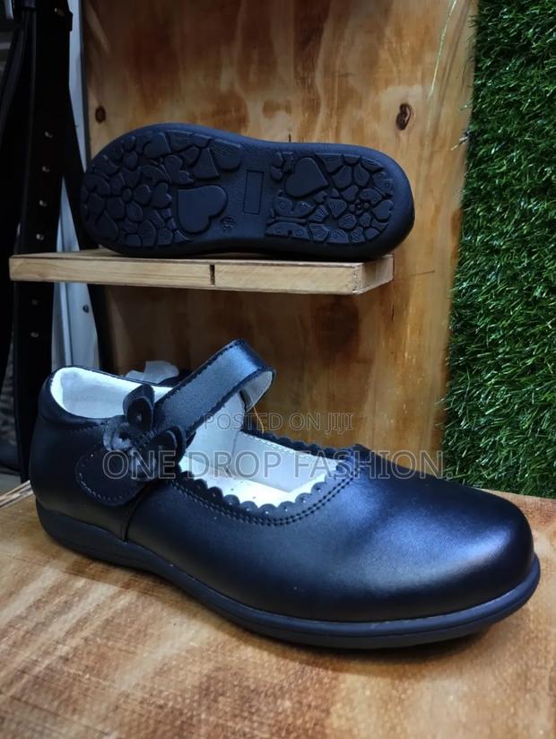 New Schooling Shoe's 678r - main view