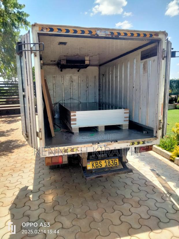 Isuzu Truck - thumbnail 3