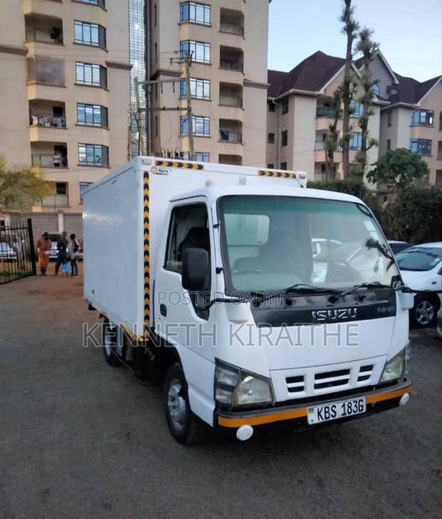 Isuzu Truck - thumbnail 5