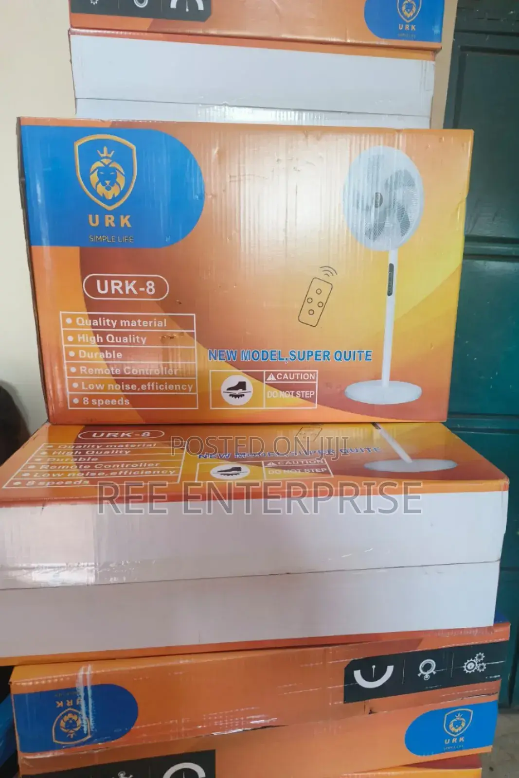 Remote Controlled Urk 16" Modern Standing Quiet Fan
